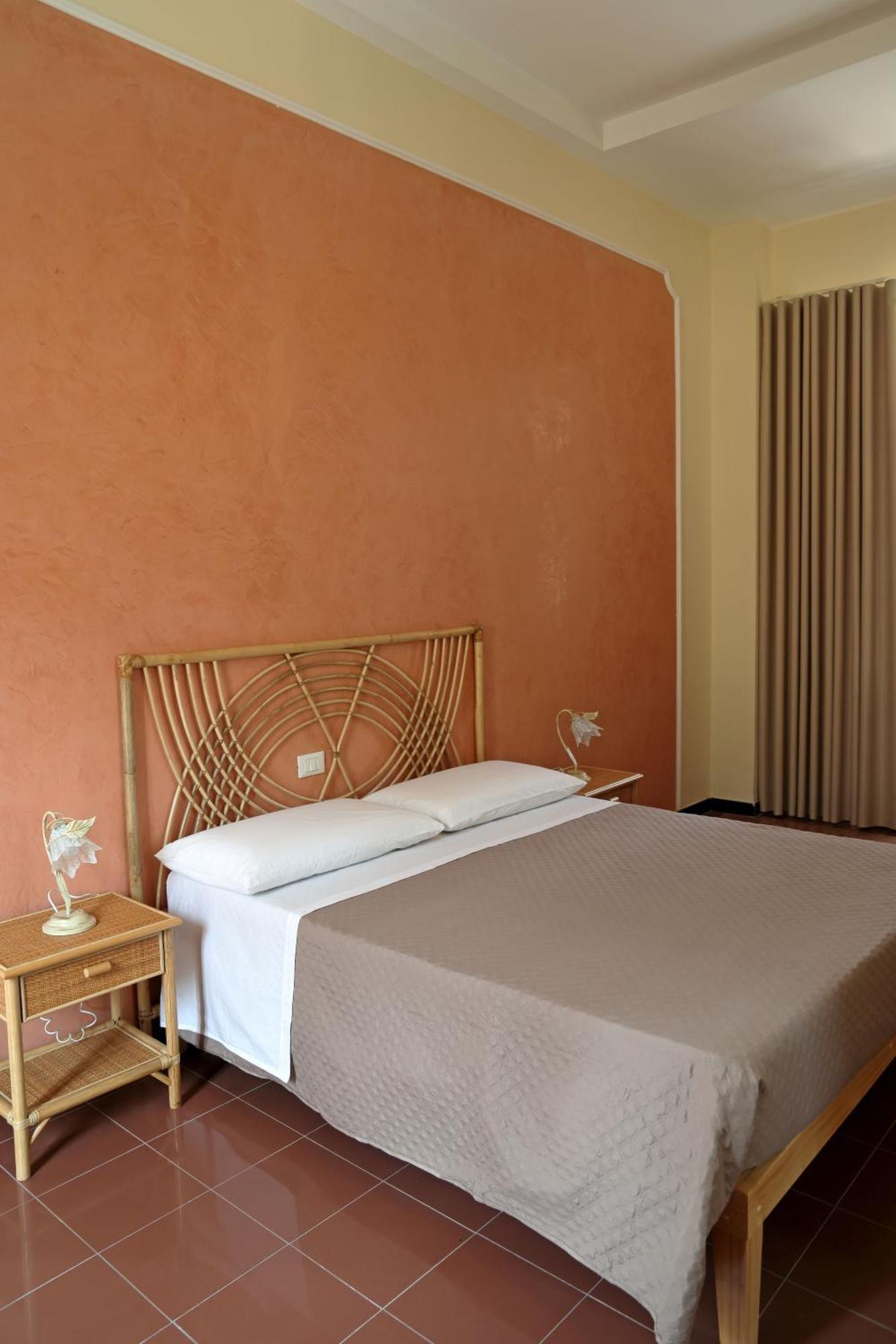 Hotel Della Piazza Піццо Екстер'єр фото