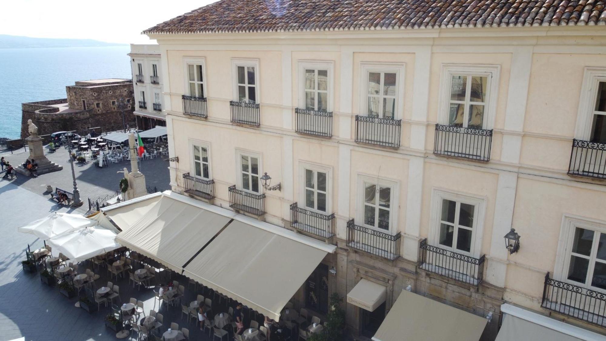 Hotel Della Piazza Піццо Екстер'єр фото