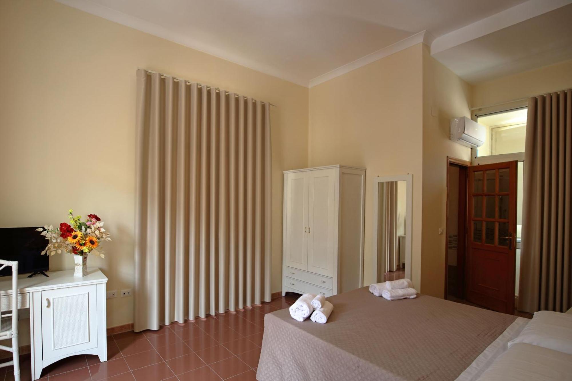 Hotel Della Piazza Піццо Екстер'єр фото