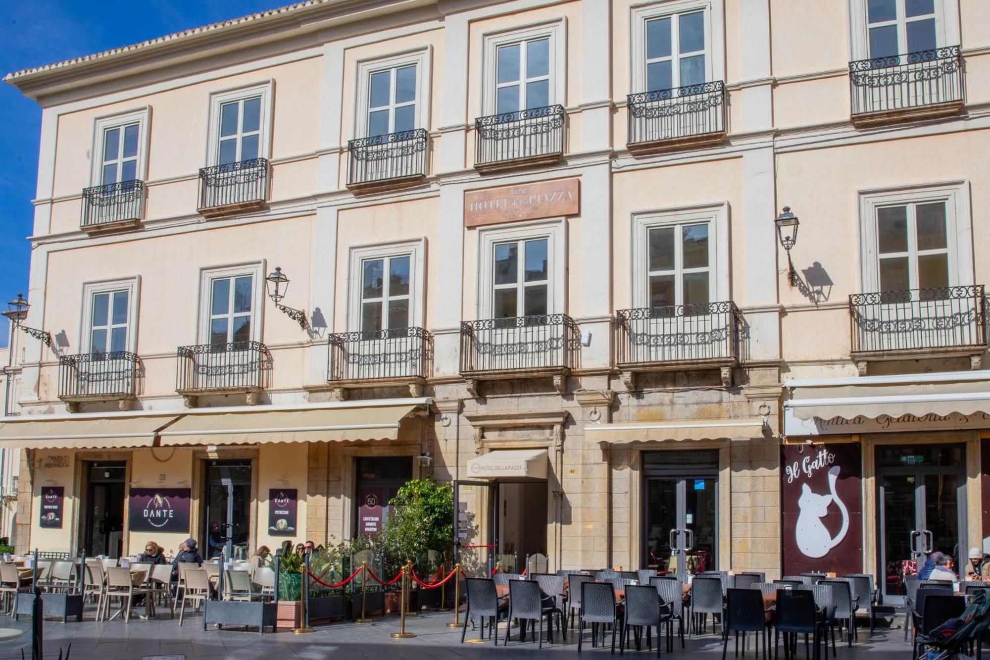 Hotel Della Piazza Піццо Екстер'єр фото