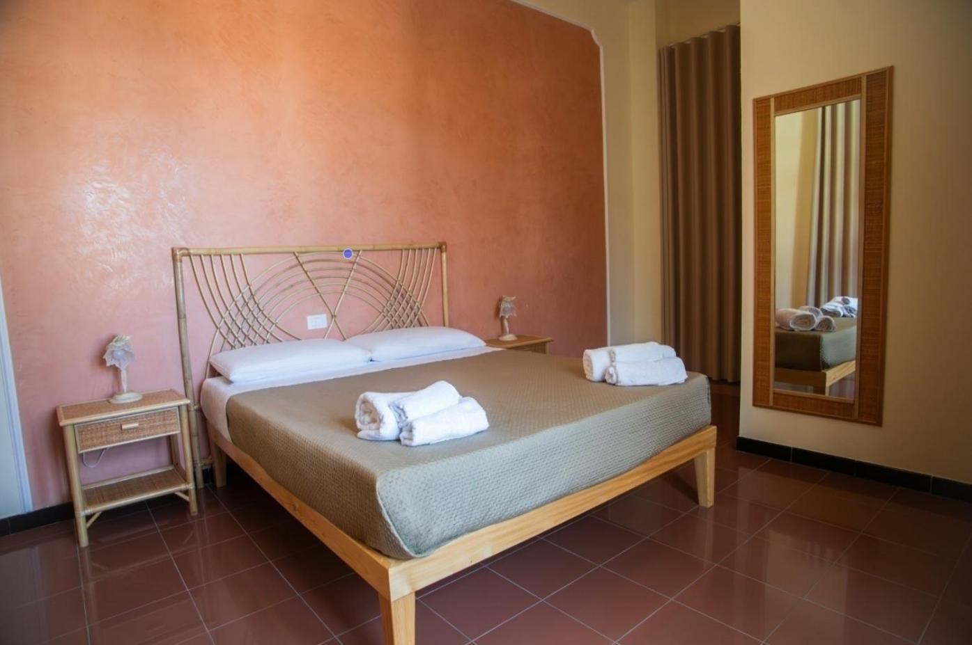 Hotel Della Piazza Піццо Екстер'єр фото