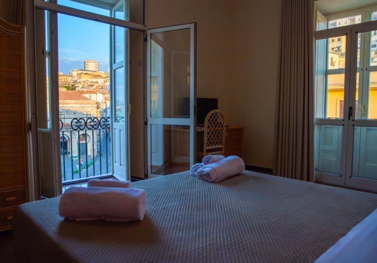 Hotel Della Piazza Піццо Екстер'єр фото
